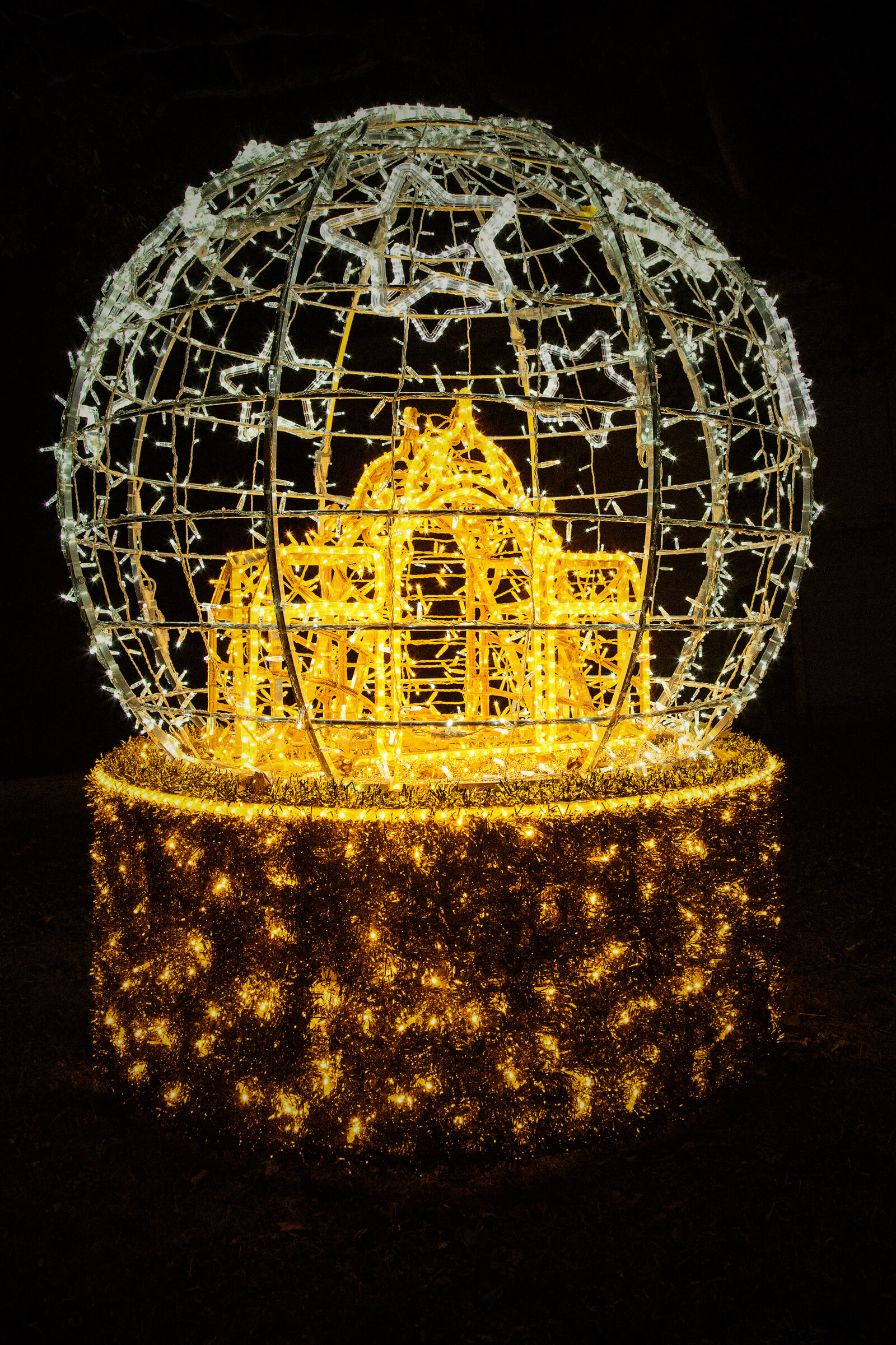 Gödöllő — light orb