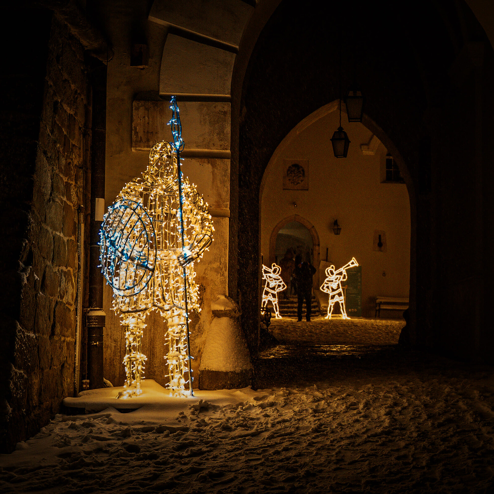 Trakošćan — knight in archway